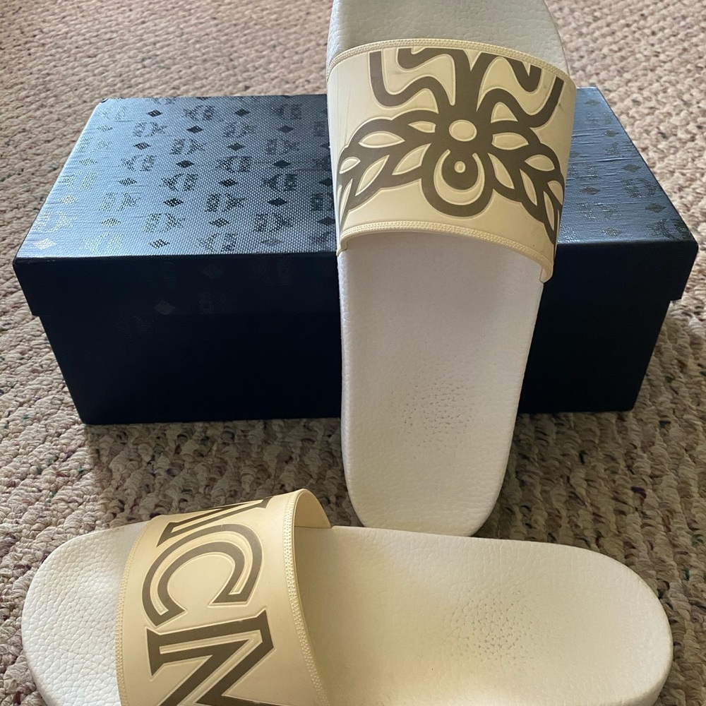 Mcm flip flops